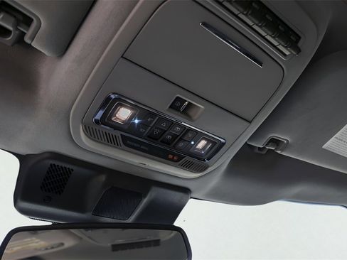 Used 2024 Ford F450 Limited w/ FX4 Off-Road Package image 27