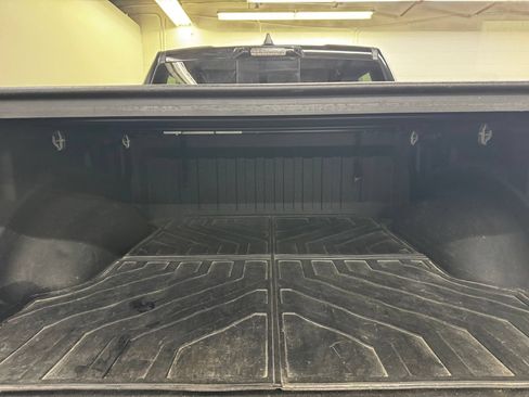 Used 2023 RAM 1500 Laramie AWD/4WD image 39