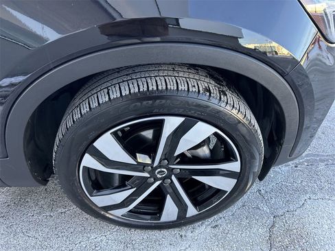 Certified 2025 Volvo XC40 B5 Plus image 13