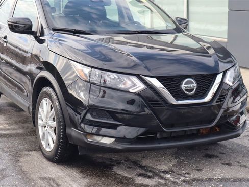 Certified 2021 Nissan Rogue Sport SV image 2