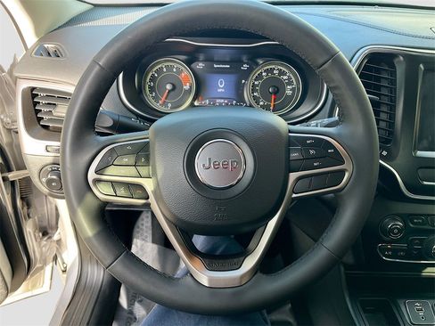 Used 2022 Jeep Cherokee Latitude Lux image 11