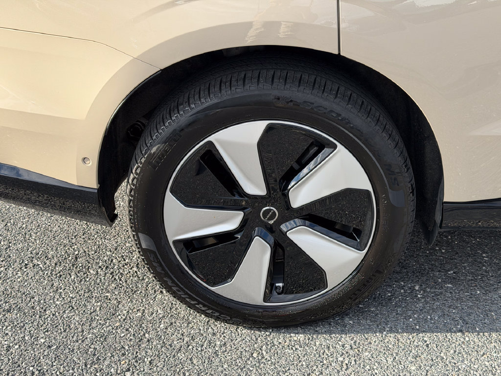 Certified 2025 Volvo EX90 Plus AWD/4WD image 12