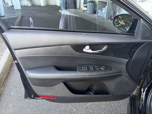 Used 2024 Kia Forte GT-Line w/ GT-Line Premium Package FWD image 24