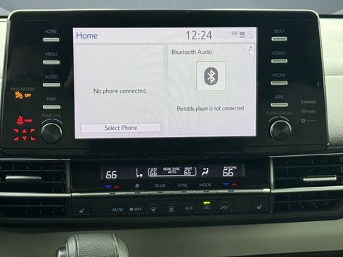 Used 2021 Toyota Sienna XLE image 22