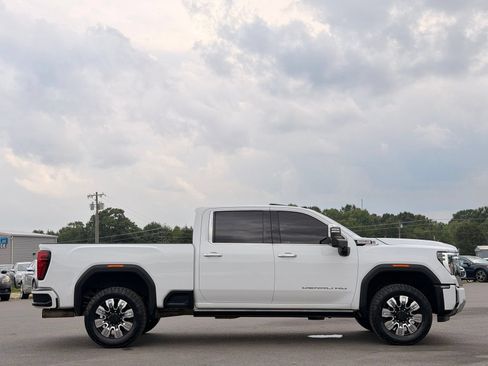 Used 2024 GMC Sierra 2500 Denali w/ Denali Reserve Package AWD/4WD image 9