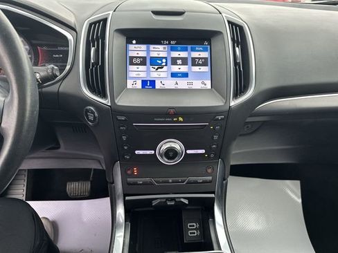 Used 2019 Ford Edge Titanium w/ Cold Weather Package image 15