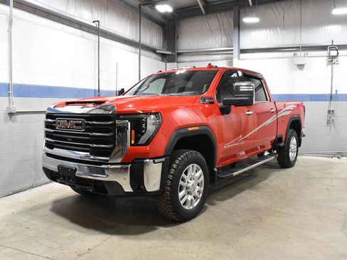 Used 2024 GMC Sierra 2500 SLT w/ SLT Convenience Package image 2