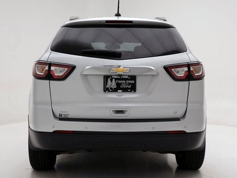 Used 2017 Chevrolet Traverse LT image 7