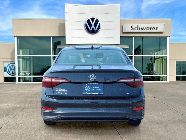Certified 2023 Volkswagen Jetta SE FWD image 7