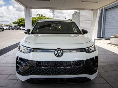 Used 2026 Volkswagen Tiguan SE R-Line FWD image 9