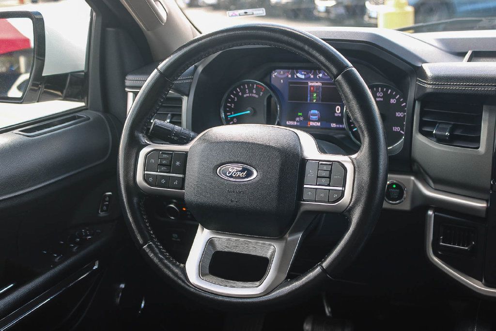 Certified 2024 Ford Expedition XLT AWD/4WD image 15