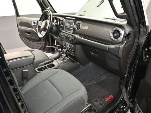 Used 2022 Jeep Wrangler Unlimited Sahara w/ Dual Top Group image 26