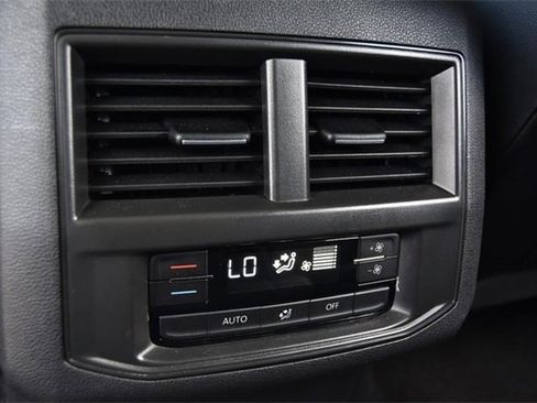 Certified 2022 Volkswagen Atlas SE image 21