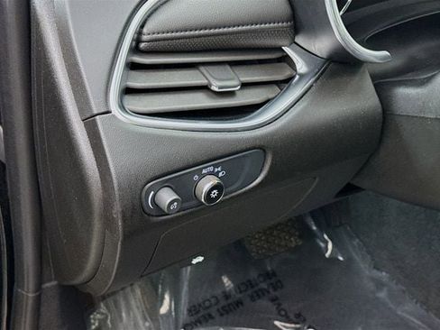 Used 2024 Chevrolet Malibu LT image 12