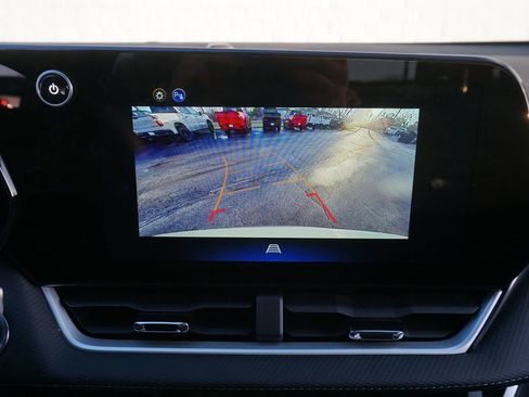 Used 2026 Chevrolet Equinox LT image 18