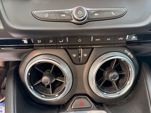 Used 2021 Chevrolet Camaro LT image 17