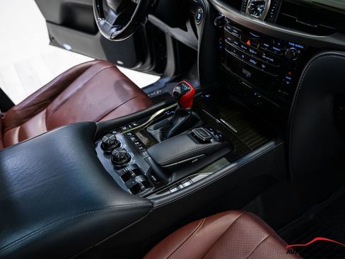 Used 2021 Lexus LX 570 4WD w/ Luxury Package image 73