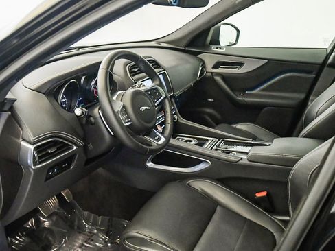 Used 2019 Jaguar F-PACE S image 21