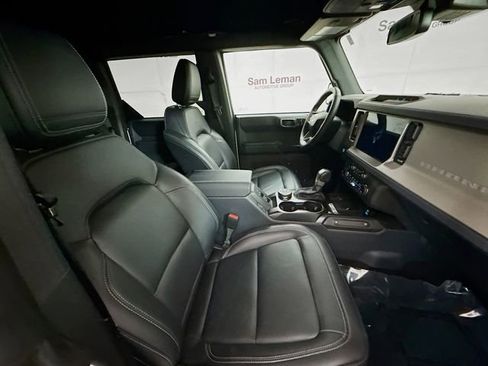 Used 2025 Ford Bronco Outer Banks image 28