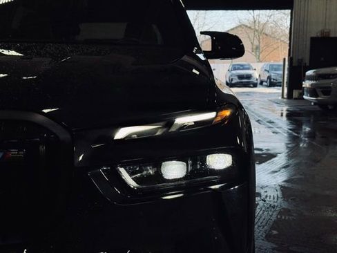 Certified 2025 BMW X7 M60i image 3