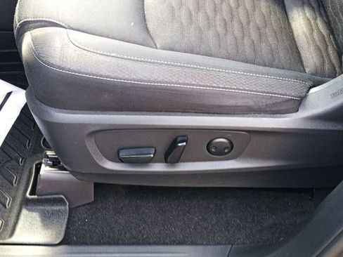 Used 2022 Nissan Pathfinder SV FWD image 16