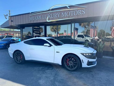 Used 2024 Ford Mustang GT Premium RWD image 2