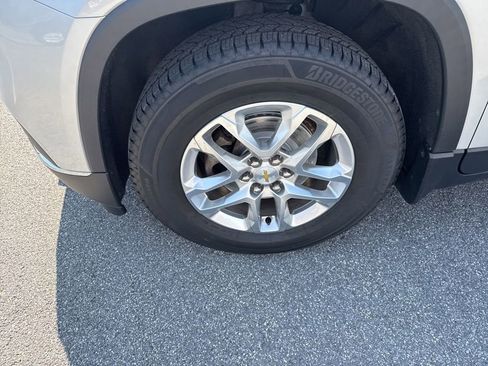 Used 2018 Chevrolet Traverse LT w/ LPO, Floor Liner Package AWD/4WD image 10