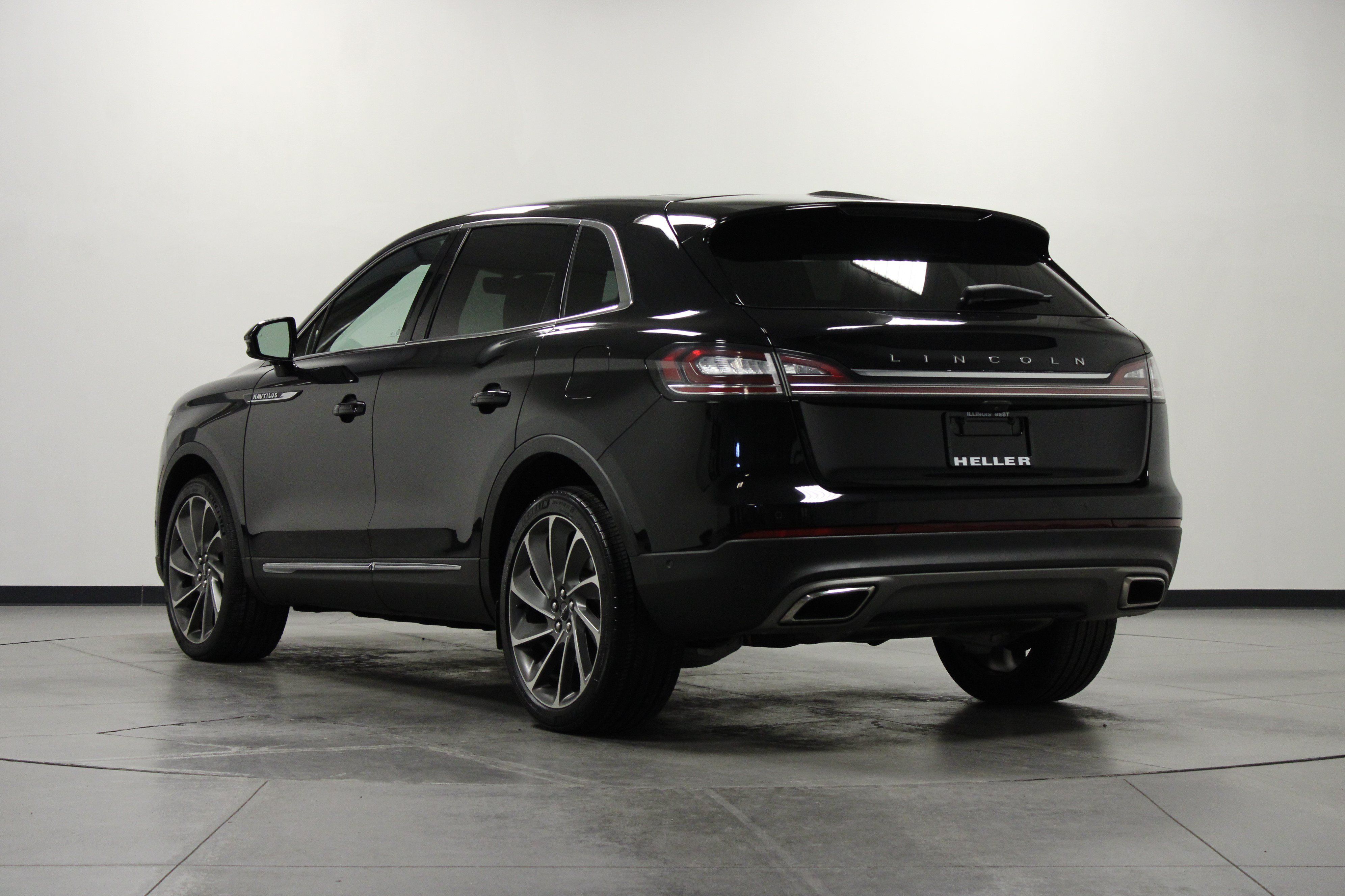 Used 2022 Lincoln Nautilus Reserve w/ Equipment Group 201A AWD/4WD image 6