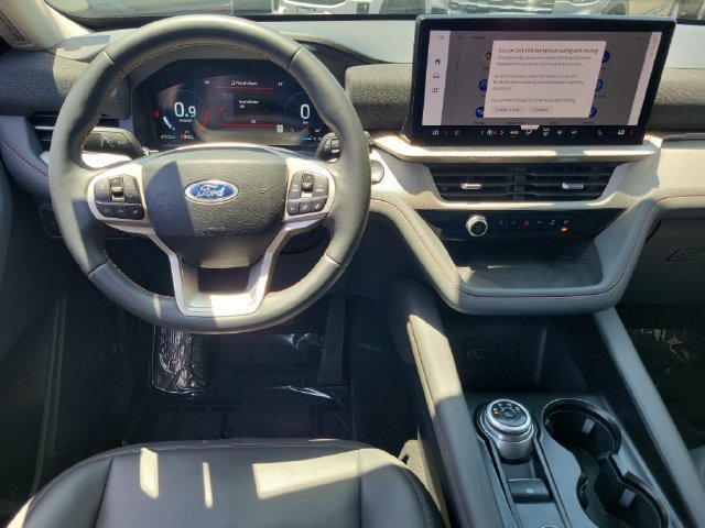 Used 2026 Ford Explorer Active w/ Active Comfort Package RWD image 4