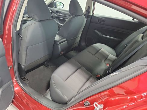 Used 2024 Nissan Altima 2.5 SV FWD image 24