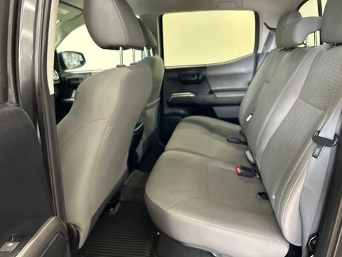 Used 2019 Toyota Tacoma SR5 AWD/4WD image 22