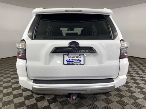 Used 2023 Toyota 4Runner TRD Off-Road Premium w/ Moonroof Package AWD/4WD image 9