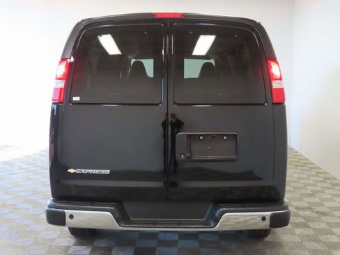 Used 2024 Chevrolet Express 3500 LT w/ LT Preferred Equipment Group RWD image 4