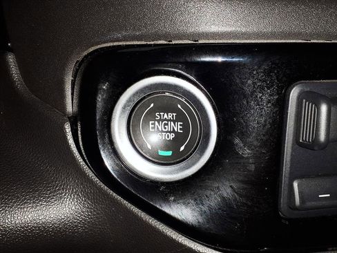 Used 2022 Chevrolet Silverado 1500 LT Trail Boss w/ LT Trail Boss Premium Package image 8