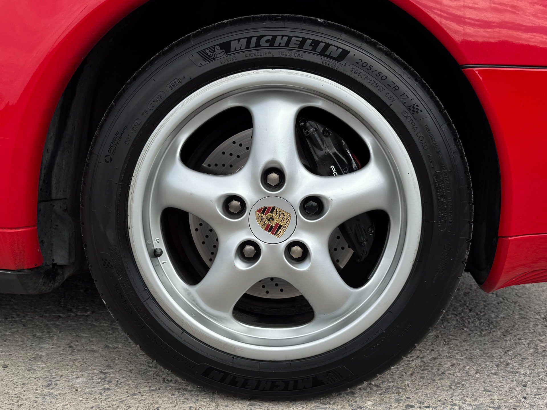 Used 1997 Porsche 911 Carrera RWD image 48