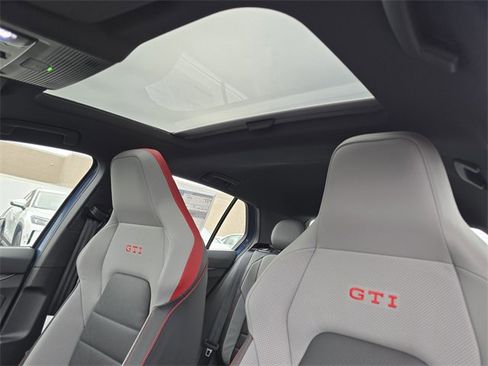 New 2026 Volkswagen GTI SE image 3