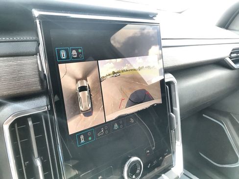 Used 2024 GMC Acadia Denali w/ Super Cruise Package image 17