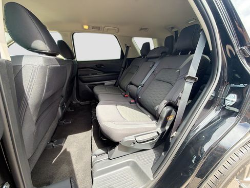 Used 2025 Nissan Pathfinder SV AWD/4WD image 27