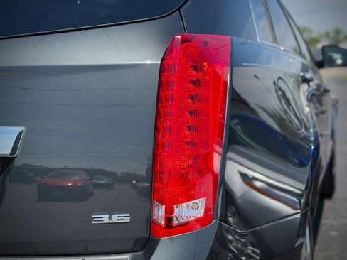 Used 2015 Cadillac SRX Luxury w/ Driver Awareness Package FWD image 27