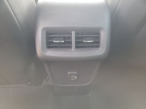 Used 2022 Chevrolet Equinox LS FWD image 17