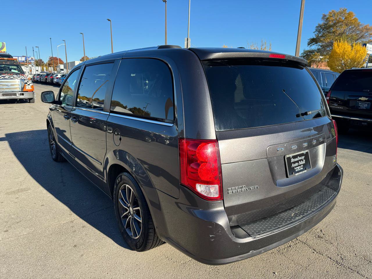 Used 2017 Dodge Grand Caravan SXT FWD image 5