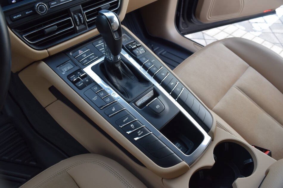 Used 2019 Porsche Macan AWD/4WD image 59