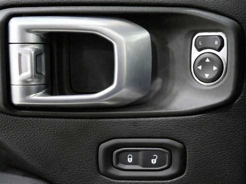 Used 2021 Jeep Wrangler Unlimited Rubicon 4xe w/ Steel Bumper Group image 27