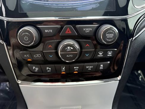 Used 2021 Jeep Grand Cherokee Summit AWD/4WD image 23