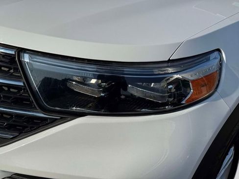 Used 2021 Ford Explorer XLT image 13