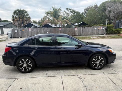 Used 2014 Chrysler 200 LX image 6