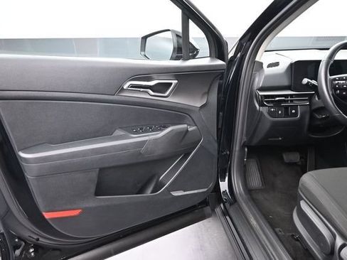 Used 2026 Kia Sportage LX FWD image 16