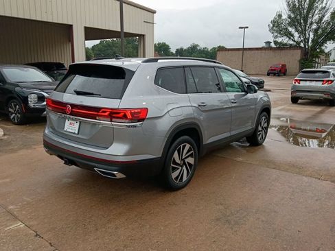 Used 2025 Volkswagen Atlas SE FWD image 6