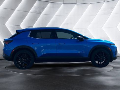 New 2026 Chevrolet Equinox EV LT w/ LPO, Blackout Package FWD image 6