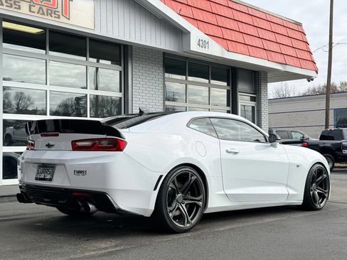 Used 2018 Chevrolet Camaro SS image 3
